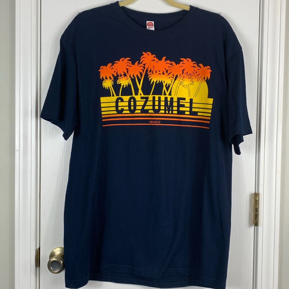 Cozumel navy blue short sleeved tee shirt size Lg.